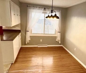 5 St. Charles Drive #Main Floor - Photo 4