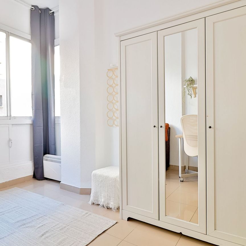 Apartamento de alquiler en Calle Casas de Campos, 1, Ensanche Centro - Puerto - Photo 1