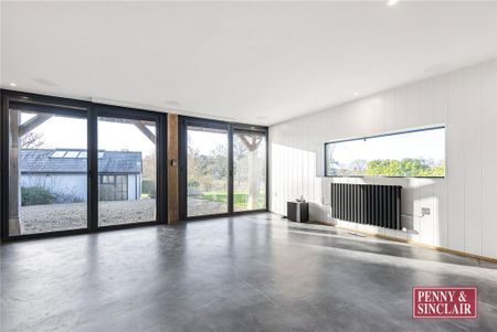 4 bedroom detached house to rent - Photo 4