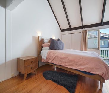 One Tree Hill 2 Bedroom Neat and Tidy - Photo 2
