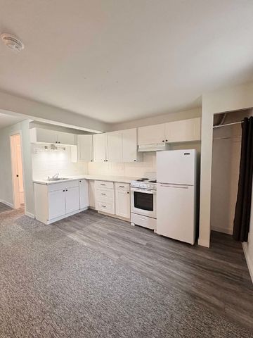 REDWOOD APARTMENTS - 17 - Photo 5