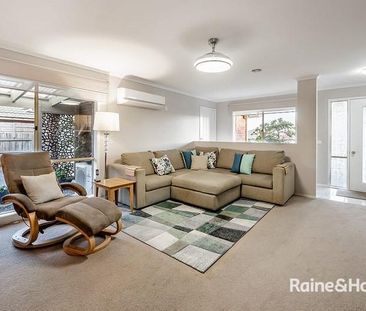 32 Cornwell Crescent, Cranbourne East, VIC 3977 - Photo 4