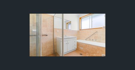 This home captures the essence of coastal living - Photo 2