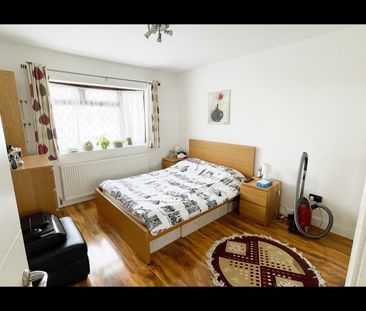2 Bed Bungalow, The Vale, N10 - Photo 3
