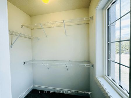 For Lease - 2881 Foxden Square, Pickering, Ontario - Photo 2