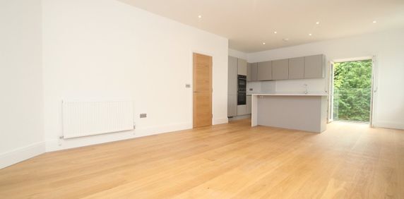 3 bedroom apartment to rent - Photo 2