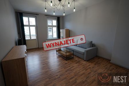 Duże, dwupokojowe mieszkanie. Ulica Pocztowa - Photo 2