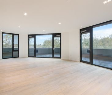 2 Bedroom Penthouse, Gensurco House, Rosebery Avenue, Clerkenwell EC1R - Photo 2