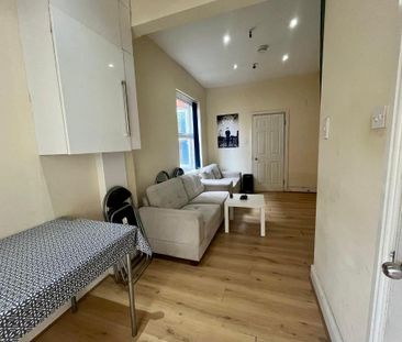5 bedroom detached house to rent - Photo 5