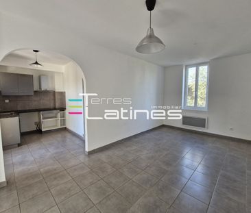 Location Appartement 2 pièces 41m² NIMES 30000 - Photo 2