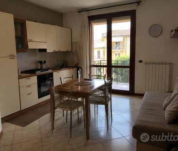 Bilocale con balcone e posto auto in Brianza - Photo 2