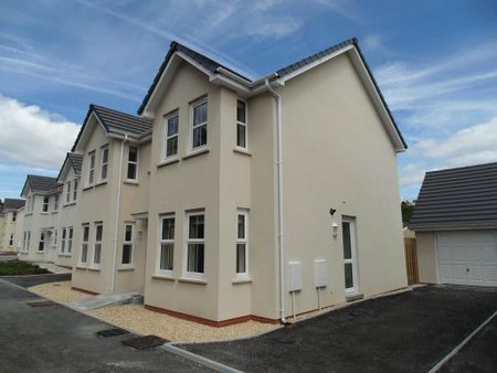 4 bedroom detached house to rent - Photo 3