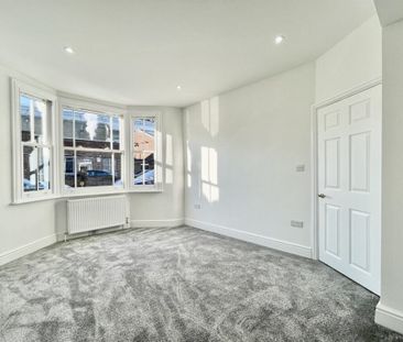 3 bed House Lassell Street, SE10 - Photo 2
