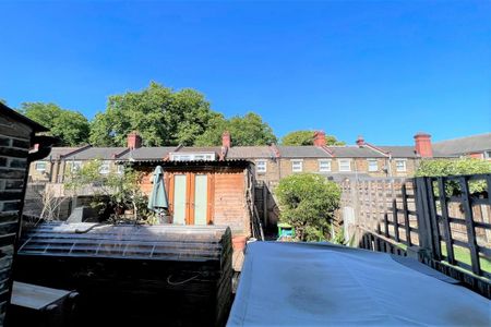 3 bedroom terraced house to rent - Photo 4