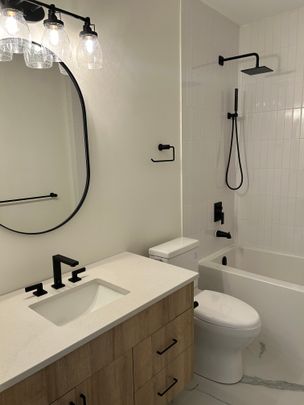$3, 700, 886 Patterson Ave, Kelowna South - Photo 1