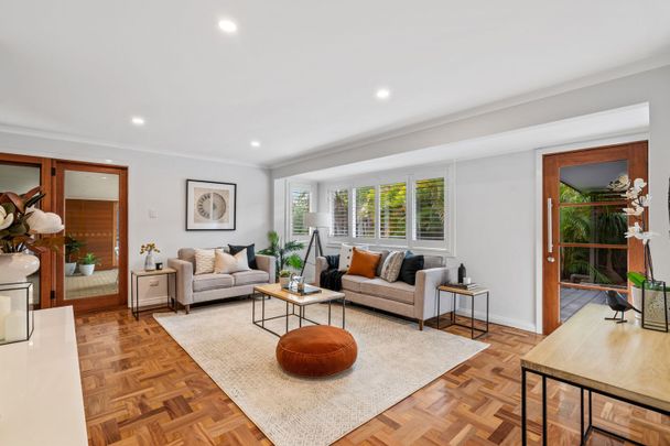MODERN THREE BEDROOM HOME IN HANDY LOCATION! - Photo 1