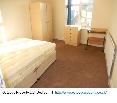 3 bedroom flat to rent - Photo 5