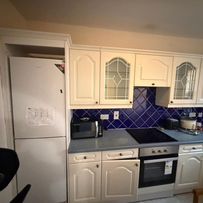 3 Bed Flat, Manor Road, E15 - Photo 1