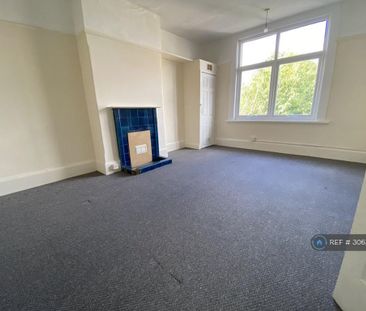 4 bedroom semi-detached house to rent - Photo 6