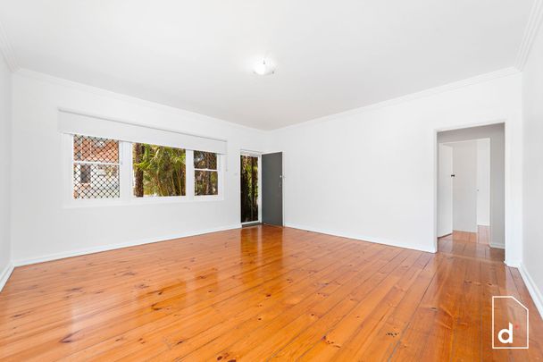 Spacious Ground-floor Apartment Just Moments From North Beach - Photo 1