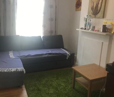 1 Bed Flat, High Road Leytonstone, E11 - Photo 2