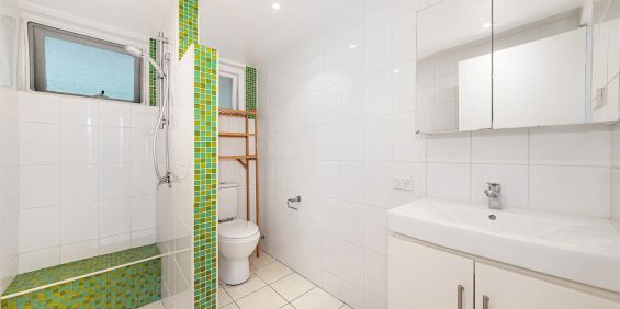 Quiet One Bedroom Apartment in Exceptional Location - Photo 3