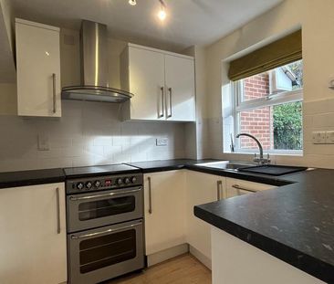 3 bedroom link detached house to rent - Photo 4