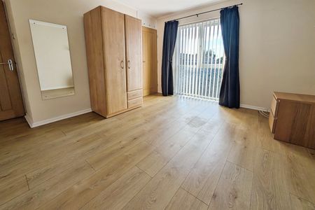 Saturn Close, SO16 - Photo 5