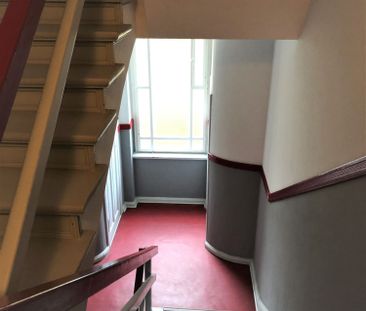 Traumhaft sonnige Altbauwohnung mit modernem Wannenbad! - Foto 1