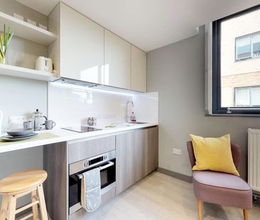 Studio Flat, Bernard Street, SO14 - Photo 3