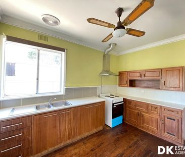 Family-Friendly Living in the Heart of Ardeer - Photo 4