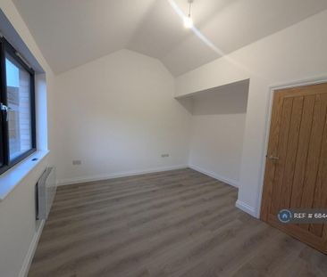 1 bedroom bungalow to rent - Photo 2