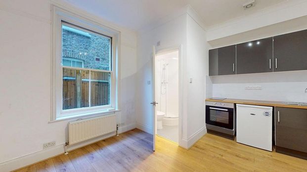 Studio to rent - Photo 1