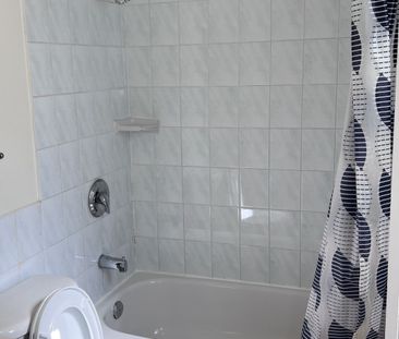 For Lease - 283 Port Royal Trail, Toronto, Ontario - Photo 2