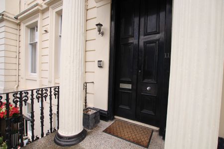 Royal Crescent, Park, Glasgow - Photo 3