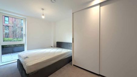 The Railings, Middlewood Locks - Photo 5