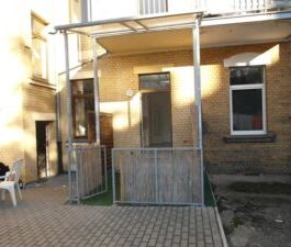 Jößnitzer Str. 147, Wohnung 2 ~~~ Terrasse, Tageslichtbad mit Wanne und Dusche, Keller - Photo 2