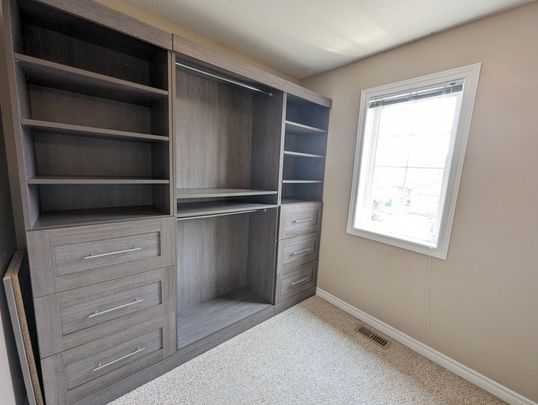 For Lease - 11 John Findlay Terrace, Arnprior, Ontario - Photo 1