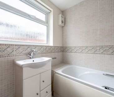 3 bedroom terraced house to rent - Photo 6