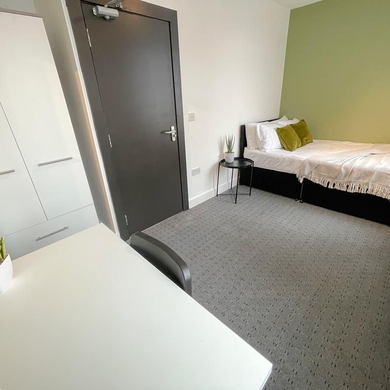 5 bedroom house to rent - Photo 1