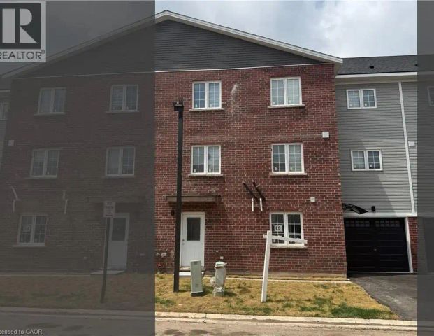 113 HIGHRIVER Trail Unit# Main — 6 Bedroom - Photo 1
