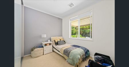 GREAT FAMILY HOME IN EXCELLENT LOCATION! - Photo 2