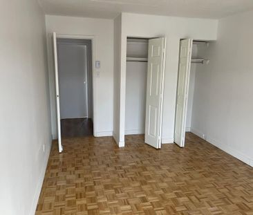 Grand 4½ rénové à louer - Photo 2