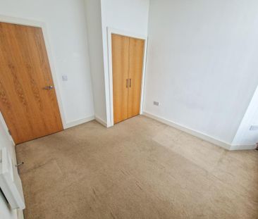3 bedroom flat to rent - Photo 4