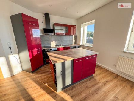 Neu renovierte, schicke 3-Raum-Wohnung in Beierfeld mit Einbauküche zu vermieten - Photo 5