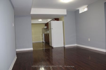 Detached Home For Lease | N8141438 - Photo 2