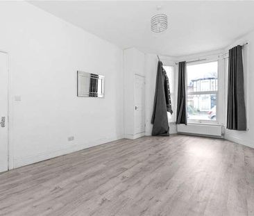 Eastwood Road, Ilford, IG3 - Photo 2