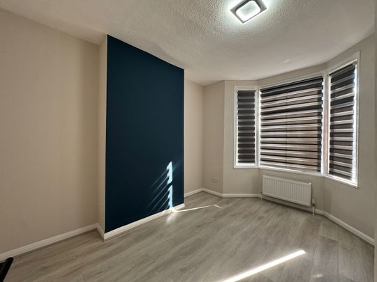 1 Bed Flat, Rucklidge Avenue, NW10 - Photo 1