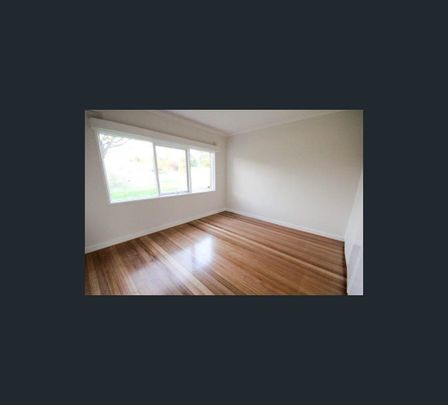 1/2-4 Namur Street, Kew East, Vic 3102 - Photo 1