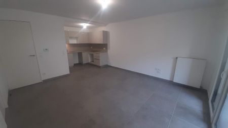 location Appartement T3 DE 59.91m² À CALUIRE ET CUIRE - Photo 2